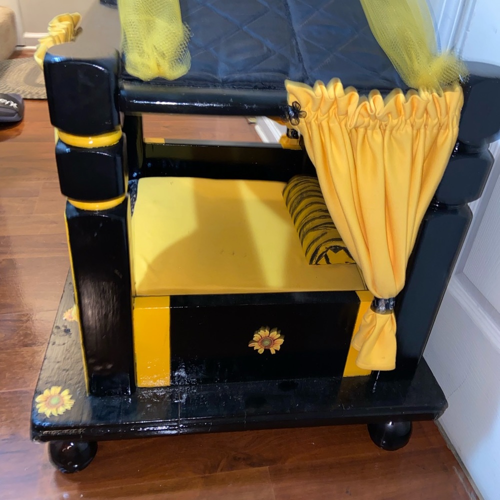 Wooden Sunflower Small Pet Bed - Picture 4 of 6